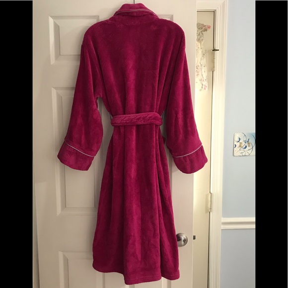 Tommy Hilfiger fuschia pink plush robe - Picture 5 of 15